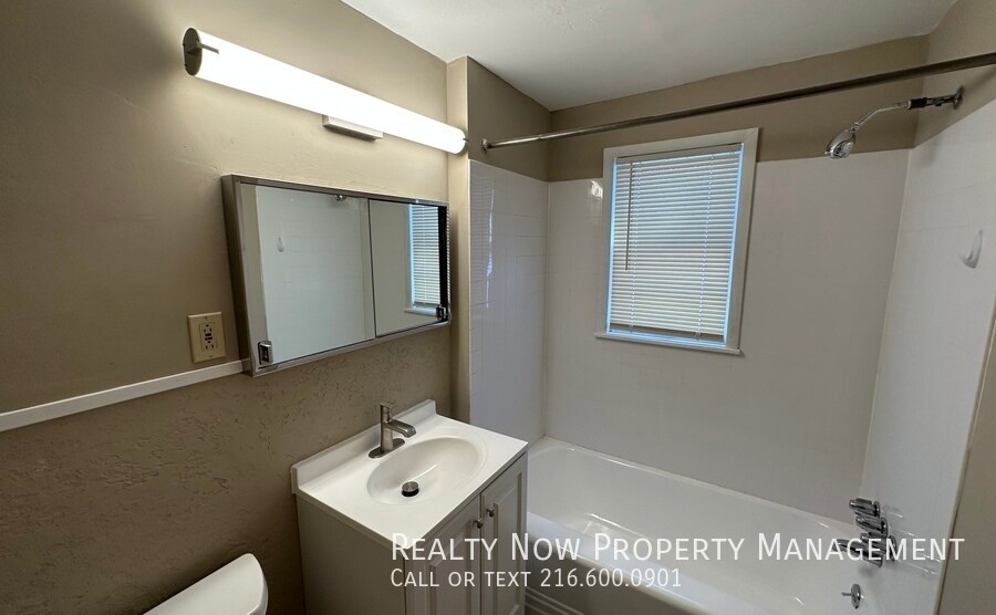 Building Photo - 2817 Noble Rd