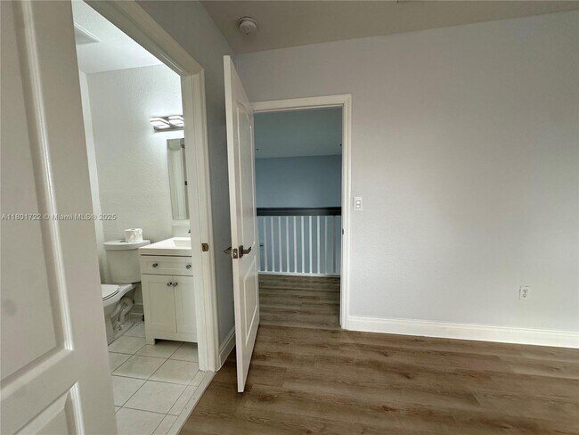 Building Photo - 17425 NW 75th Pl