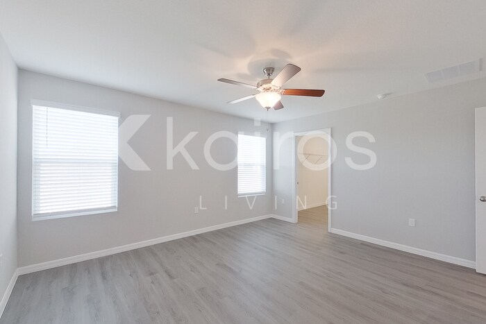 Building Photo - 8621 SW 43rd Ter