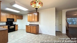 Building Photo - 11015 Mustang Spring