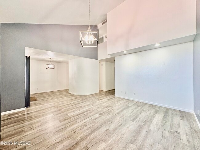 Building Photo - 240 E Pastime Rd