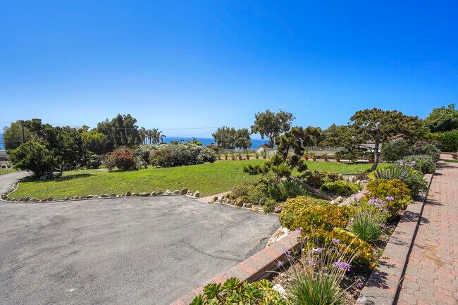 1 garage space and tons of outdoor space - 31259 Bailard Rd