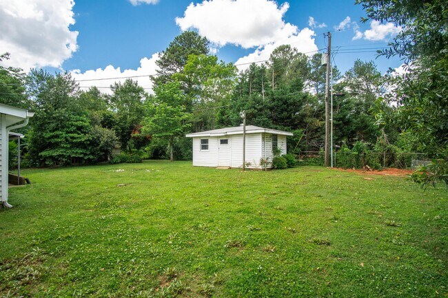 Building Photo - 1005 Woodbine Rd