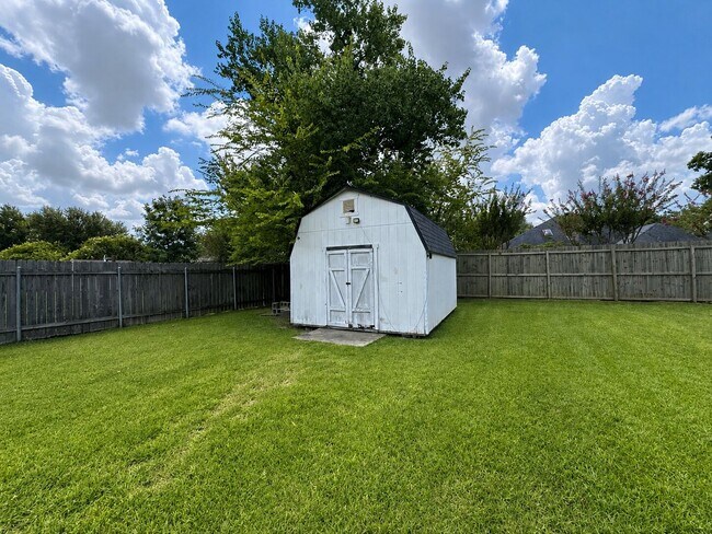 Building Photo - Greenacres Subdivision!