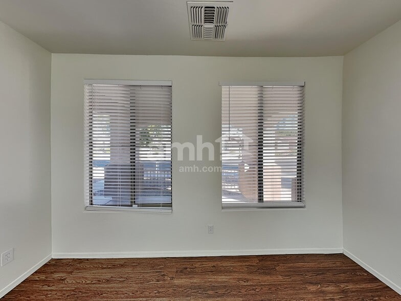 Building Photo - 14223 W Jenan Dr