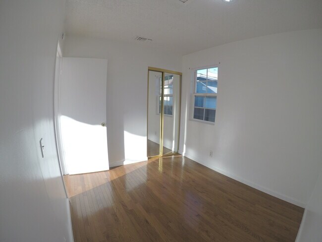 Building Photo - 4138 Commonwealth Ave