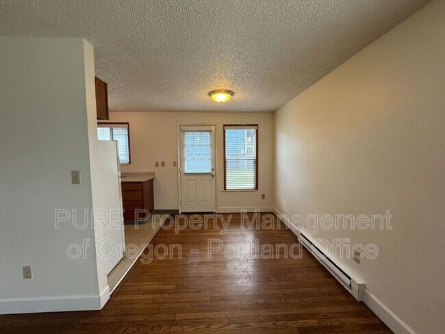 Building Photo - 307 N Mason St