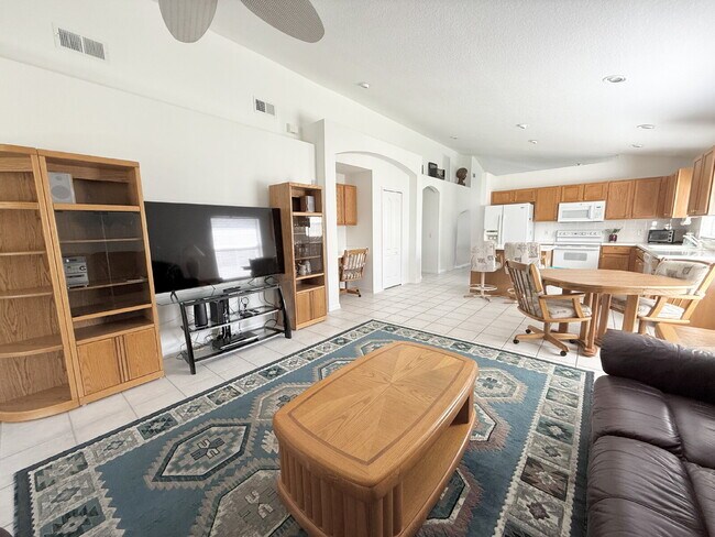 Building Photo - "Charming 3-Bed Oasis with 2 Full Baths in...