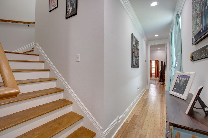 Building Photo - 1913 Mehle St