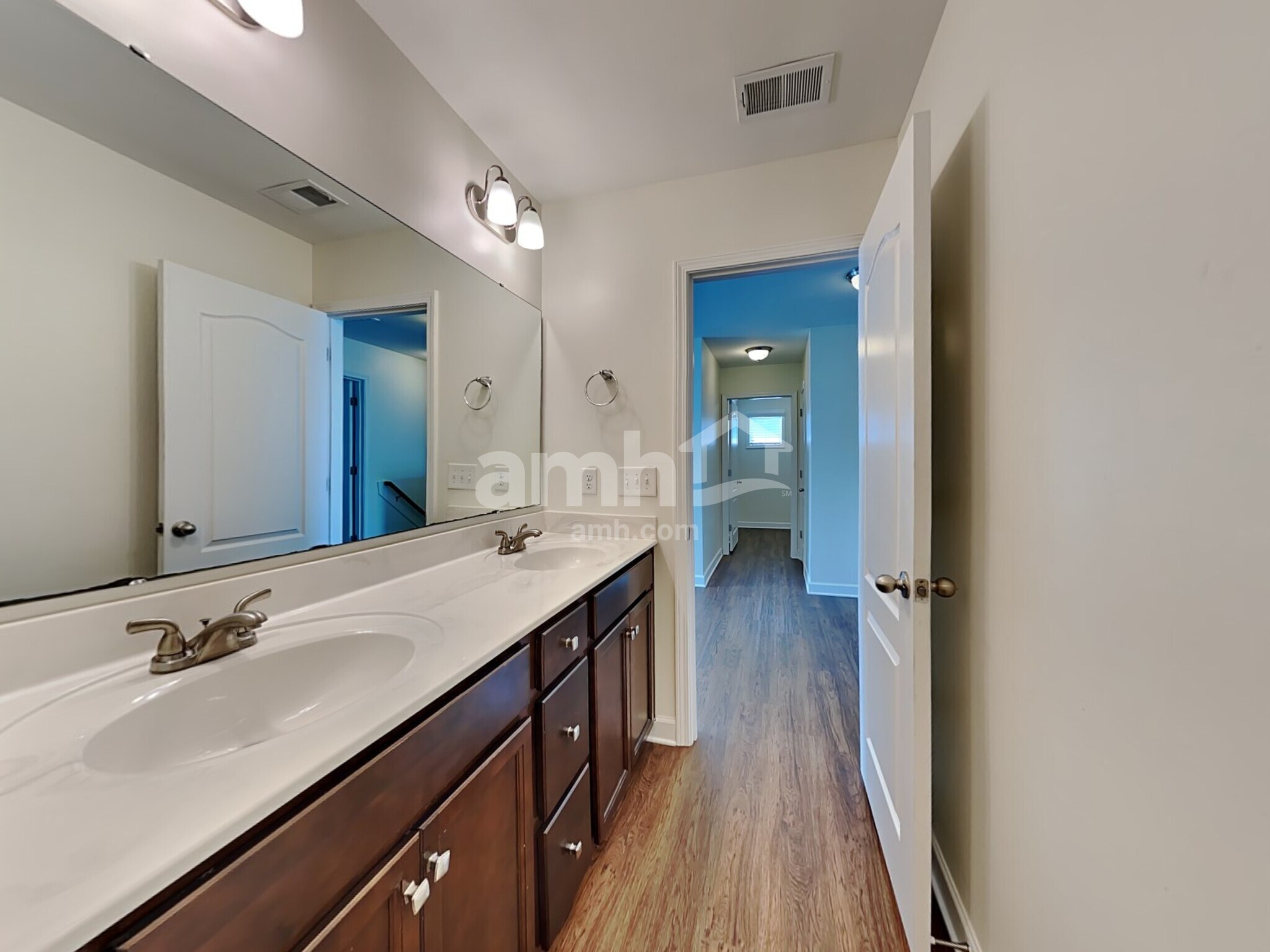 Building Photo - 531 Lateleaf Dr