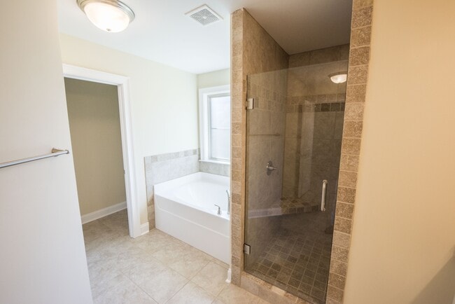 Building Photo - 2304 Snowshill Ln