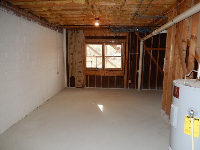 Building Photo - 502 Tyler Run Dr