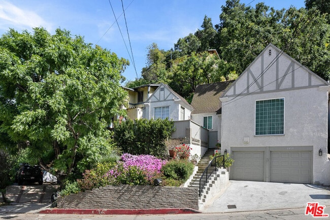 Primary Photo - 2059 Laurel Canyon Blvd
