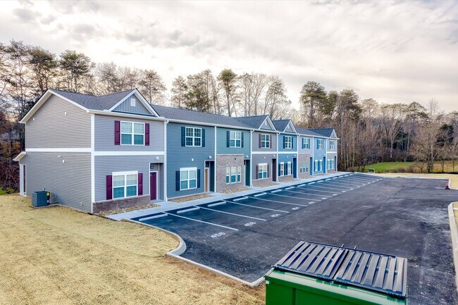 Building Photo - 446 E Norton Rd