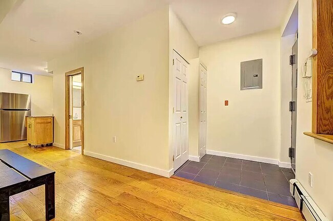 Building Photo - Ninth Avenue