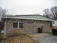 Building Photo - 804 E Main St