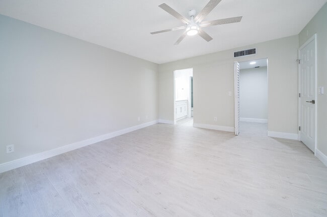 Building Photo - 208 Brackenwood Terrace
