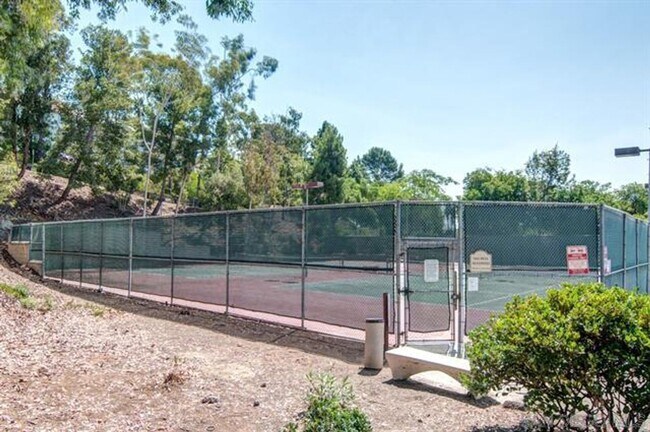 Building Photo - Charming Upgraded 1 Bed/1 Bath Condo at Mission Verde!