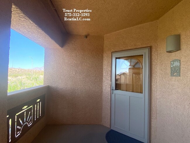 Building Photo - Great 1/1 in Gated Community