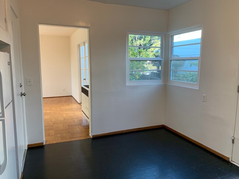 Building Photo - 1903 Sacramento St