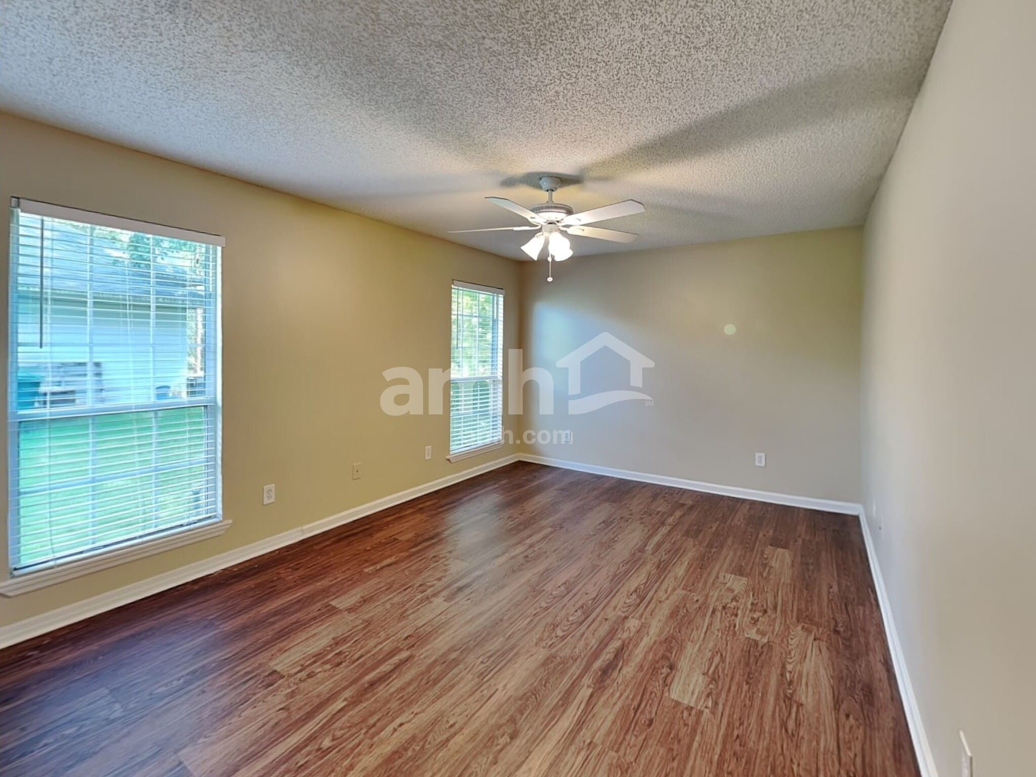 Building Photo - 2175 Hovington Cir E