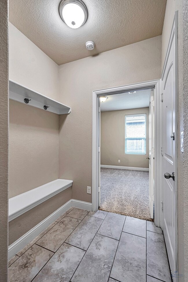 Building Photo - 7041 XIT Ranch Rd