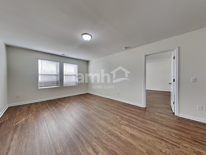 Building Photo - 220 Orion Way