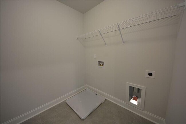 Building Photo - 7243 Millbrae Walk