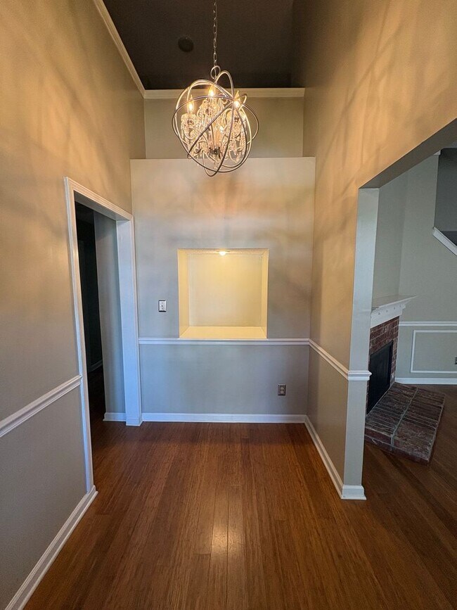 Building Photo - Spacious and well-maintained home located in the heart of Arlington!