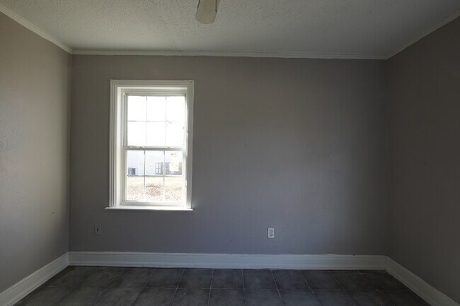 Building Photo - 2361 Joy Ln