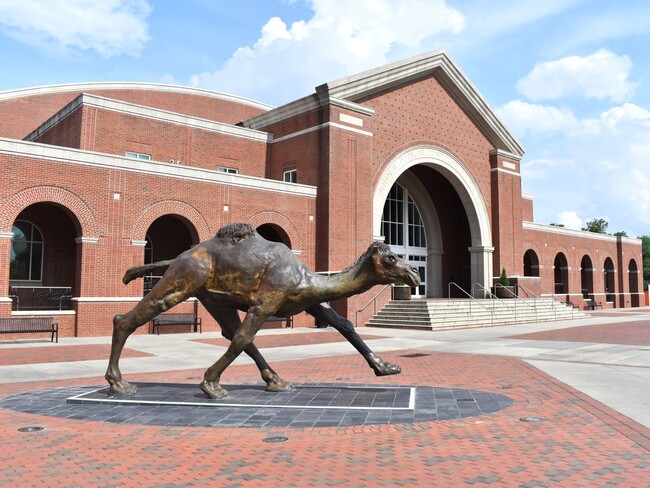 Building Photo - Reduced Rental Rate!