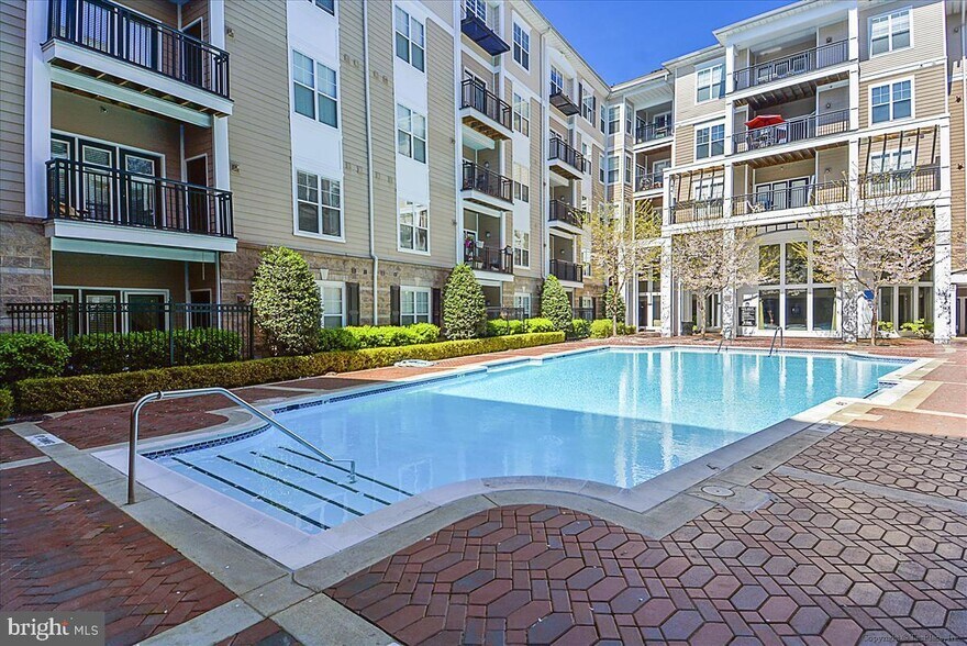 Building Photo - 501 Hungerford Dr
