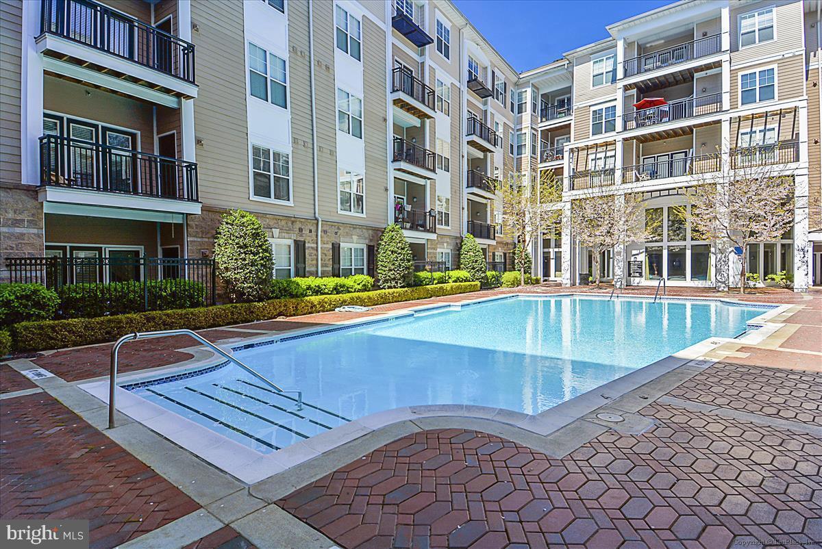 Building Photo - 501 Hungerford Dr