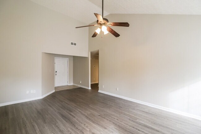 Building Photo - 713 Arbor Hill Dr