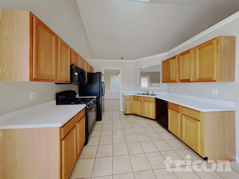 Building Photo - 2143 Oakland Farm Dr