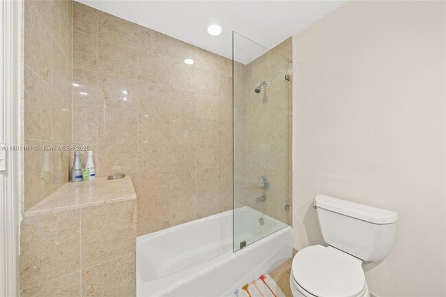 Building Photo - 848 Brickell Key Dr