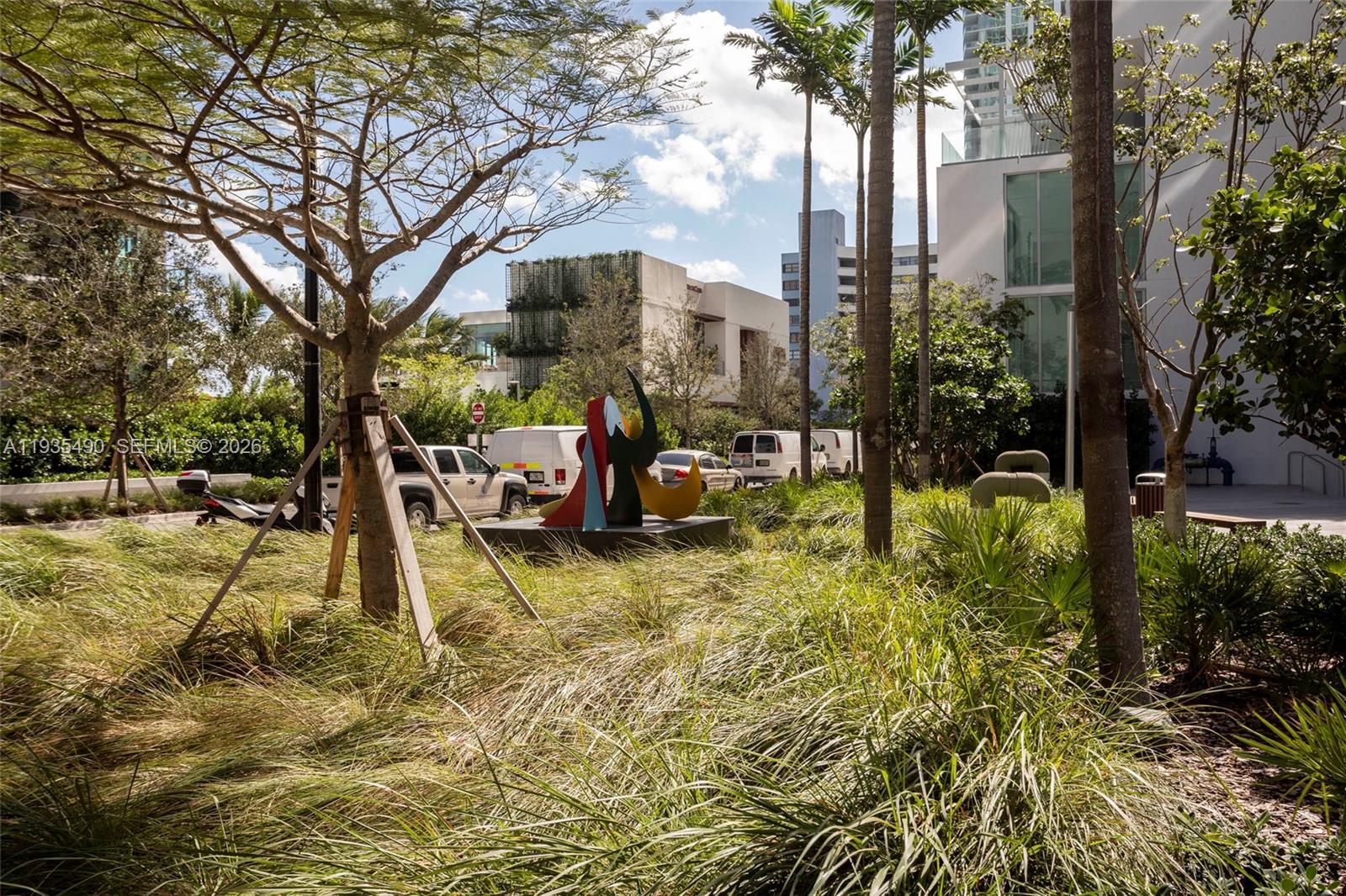 Building Photo - 650 NE 32nd St