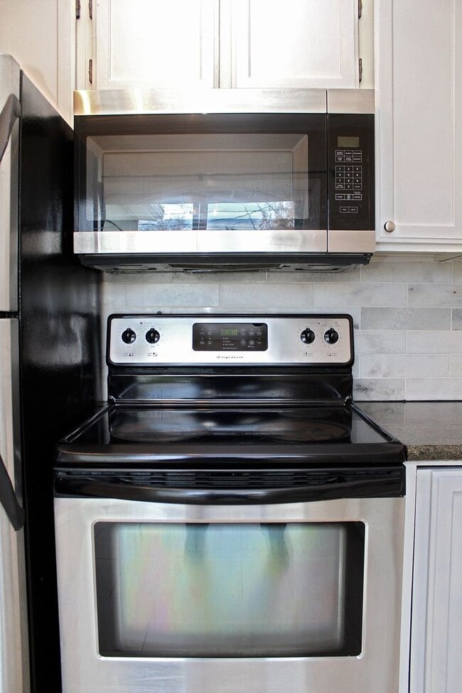 Building Photo - 4926 NE 77th Ave