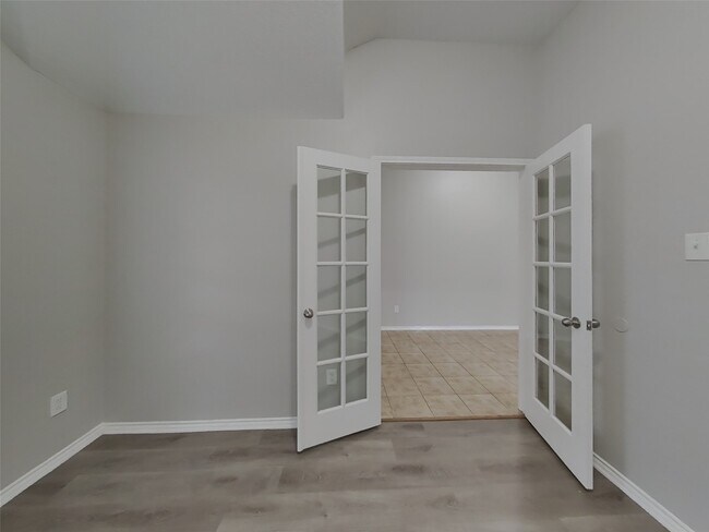 Building Photo - 8039 Branson Park Ln