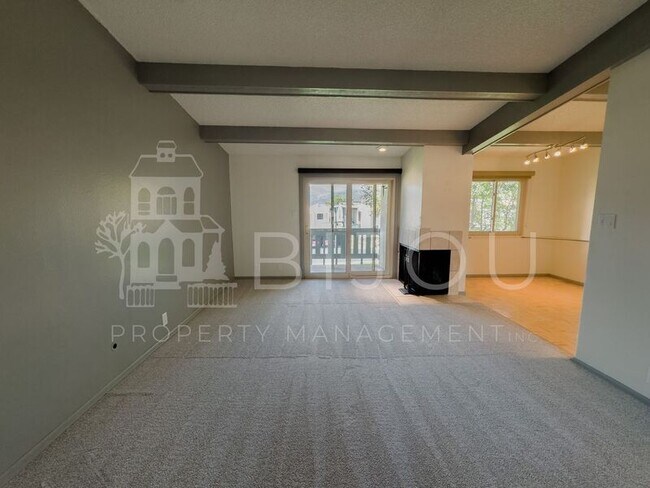Building Photo - 1022 Fontmore Rd