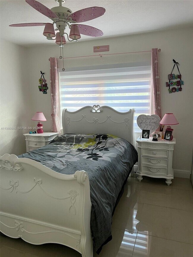 Building Photo - 13715 Kendale Lakes Cir