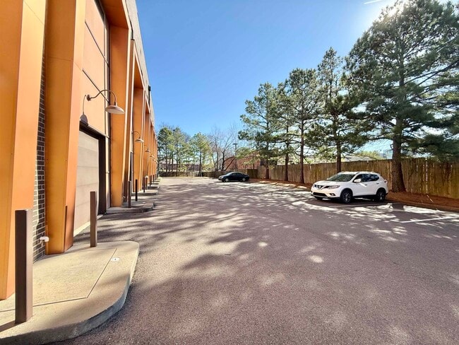 Building Photo - 449 Monroe Ave