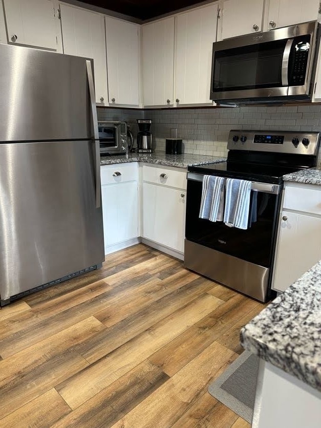 updated kitchen - 838 Capistrano Ave