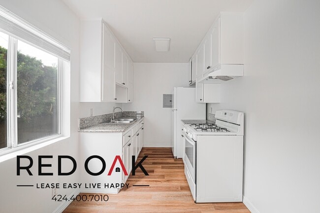 Building Photo - 1666 Lomita Blvd