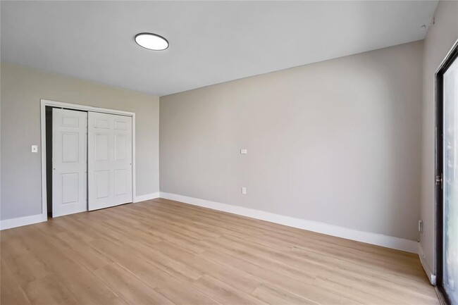 Building Photo - 4426 Oakside Dr