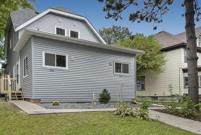 Building Photo - 2043 Carroll Ave