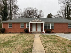 Building Photo - 55 and older community in Gastonia - Spaci...