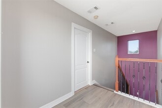 Building Photo - 408 Eichwurzel Ln