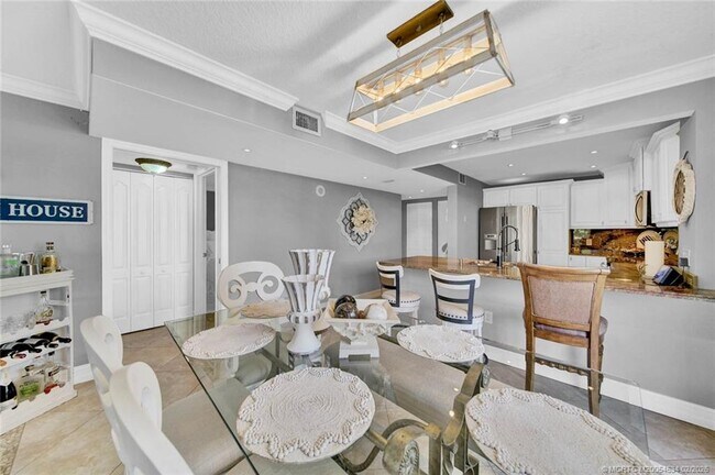 Building Photo - 10680 S Ocean Dr