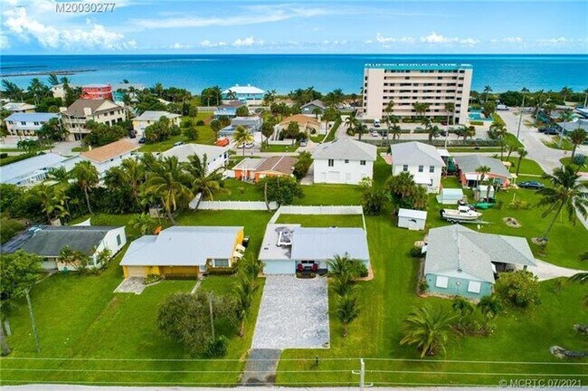 Building Photo - 356 Granada St